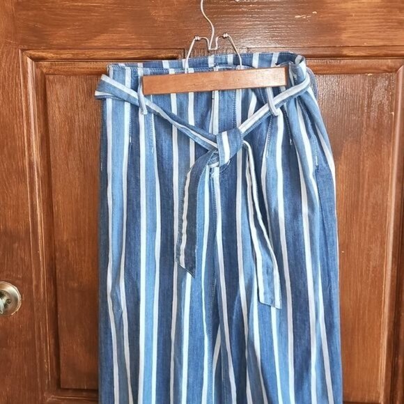 Ann Taylor High Waisted Wide Leg Belted Blue Jean Sz. 0 Capris w Pockets - Picture 2 of 10